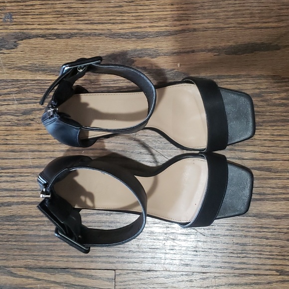 Rouge Helium Black Block Heels with Buckle and Zipper Back - Picture 2 of 16